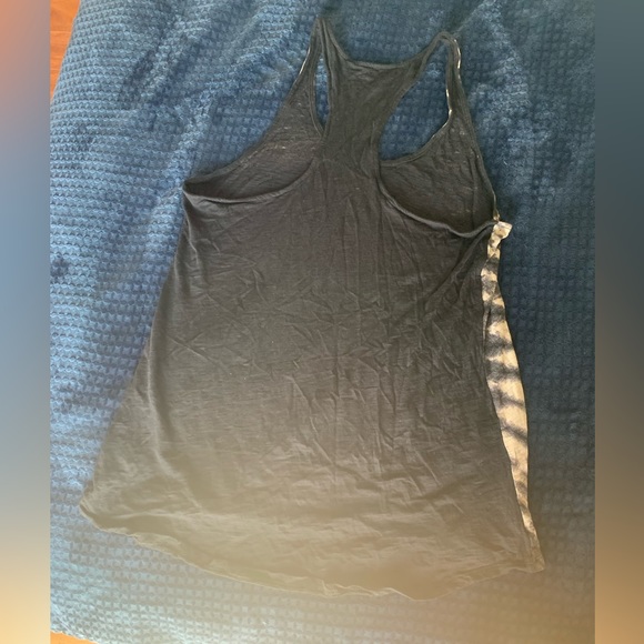 Razor back abstract print tank with stud details. EUC. - Picture 4 of 5